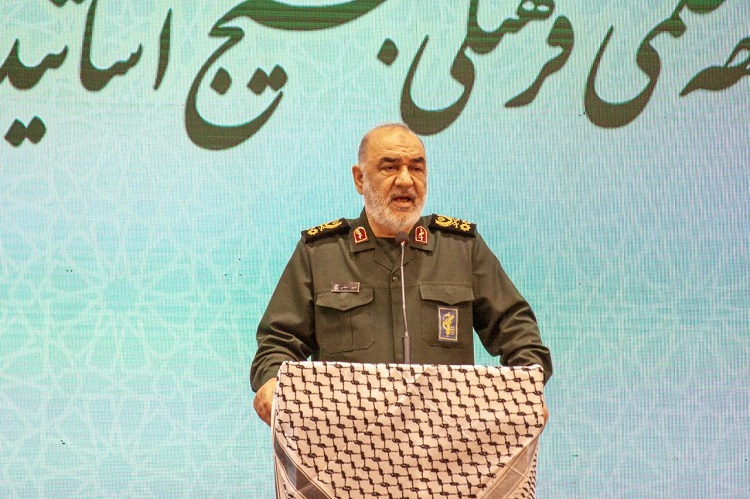 فرمانده کل سپاه پاسداران انقلاب اسلامی : دانایی و حکمت عناصر اصلی پیشرفت ما در جهان است