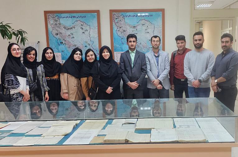 بازدید اعضای انجمن‌ علمی دانشجویی حشره‌شناسی و انگل‌شناسی پزشکی دانشگاه تربیت مدرس از موسسه سرم‌سازی رازی